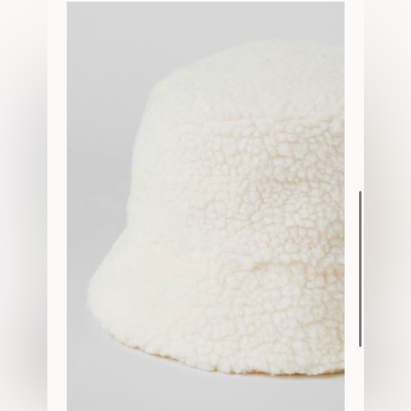 Light Beige Cream Teddy Sherpa Bucket Hat - Picture 2 of 4
